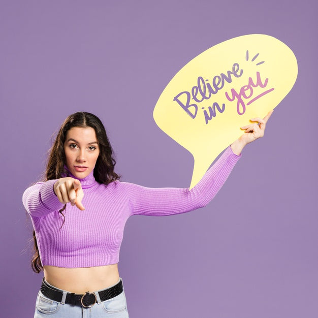 Free Beautiful Model Holding Speech Bubble Psd