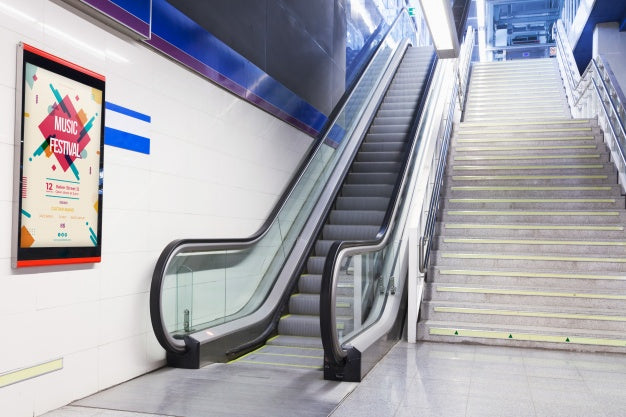 Free Billboard Mockup In Subway Station Psd