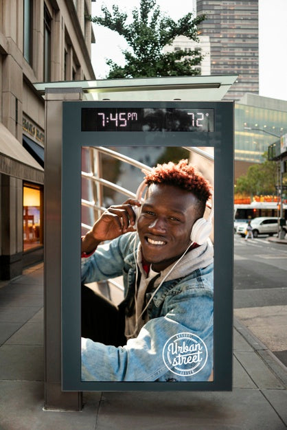 Free Billboard With Afro American Man Mock-Up Psd