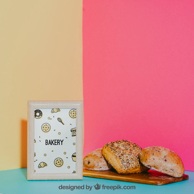 Free Breakfast Mockup In Corner Psd