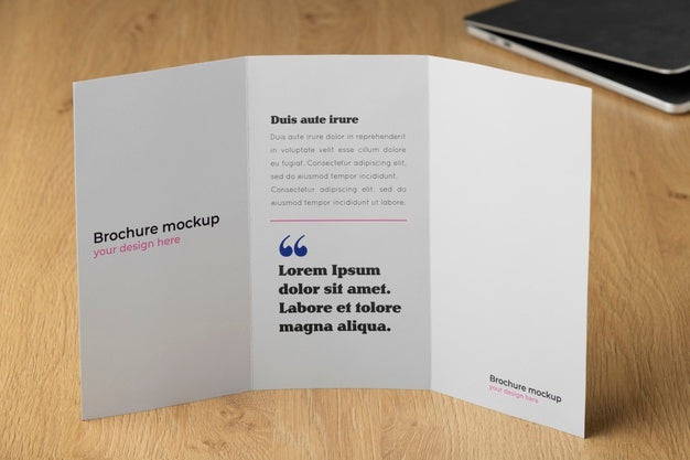 Free Brochure Mockup In Real Context Psd