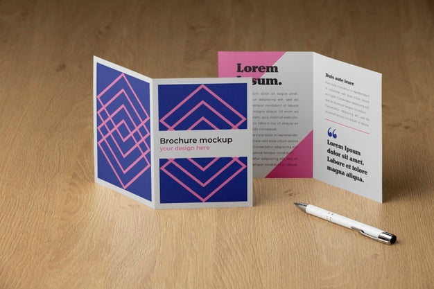 Free Brochure Mockup In Real Context Psd