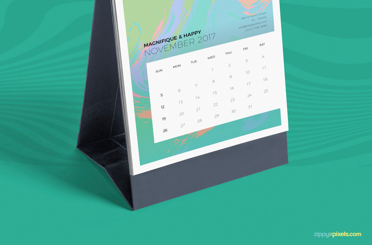 Free Desk Calendar Mockup PSD