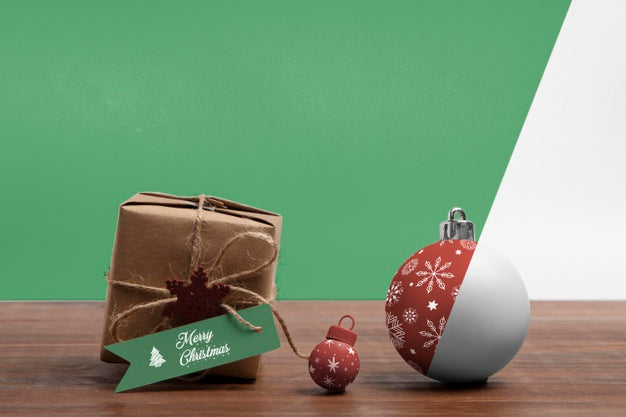 Free Christmas Gift Box And Globes Psd