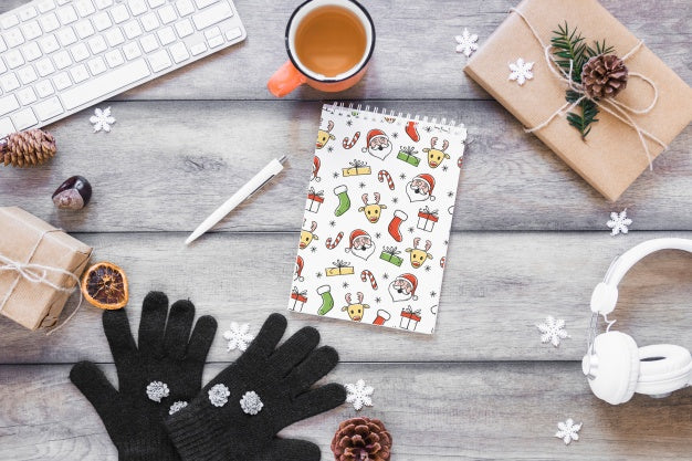 Free Christmas Mockup With Spiral Notepad Psd