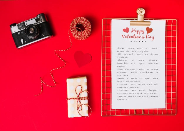 Free Clipboard Mockup For Valentine Psd