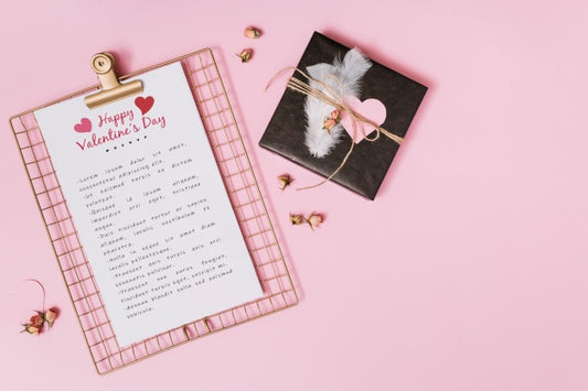 Free Clipboard Mockup For Valentine Psd