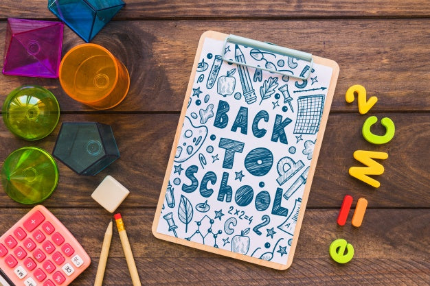 Free Clipboard Mockup With Back To School Concept Psd