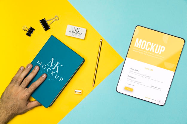 Free Close-Up Hand Holding Notebook Psd