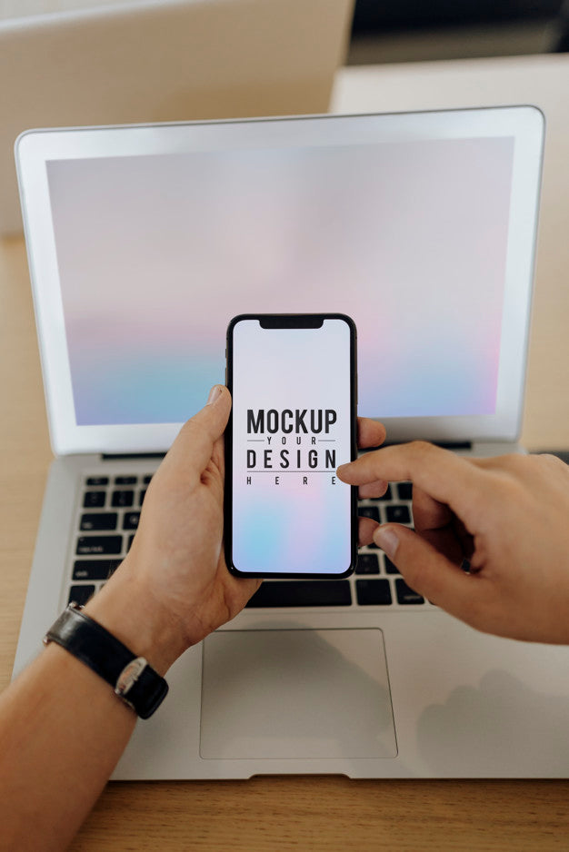 Free Closeup Of A Man Unlocking A Mobile Phone Psd