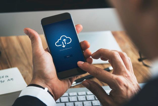 Free Closeup Of Businessman Using Smartphone With Cloud Computing Symbol Psd