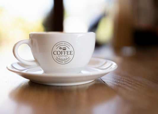 Free Coffee Mug Mockup On Wooden Table Psd