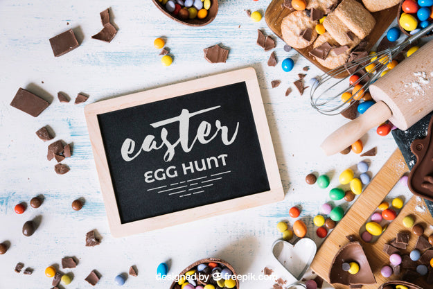 Free Creative Easter Mockup With Slate Psd