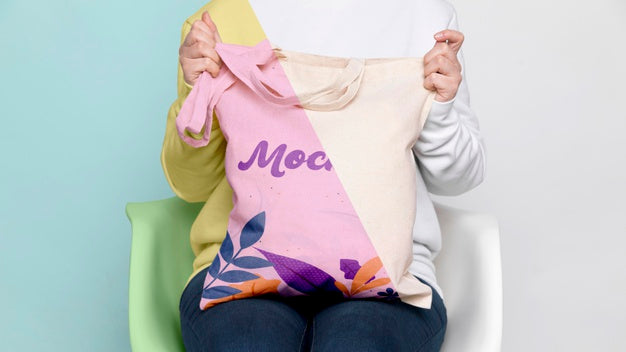 Free Cute Bag Concrpt Mock-Up Psd