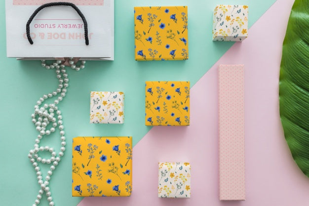 Free Decorative Jewelry And Packaging Mockup Psd