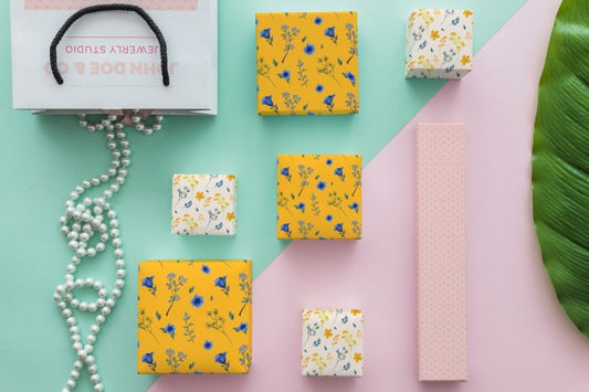 Free Decorative Jewelry And Packaging Mockup Psd