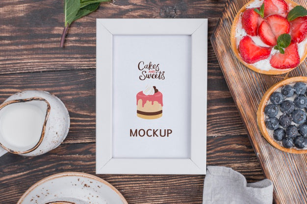 Free Delicious Dessert Concept Mock-Up Psd