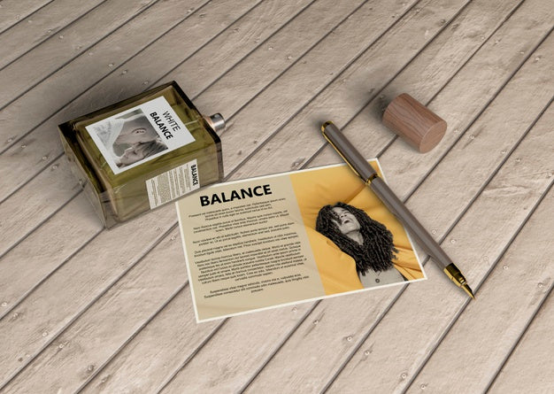 Free Descriptive Card Beside Bottle Of Perfume Psd