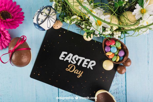 Free Easter Mockup With Black Envelope Psd