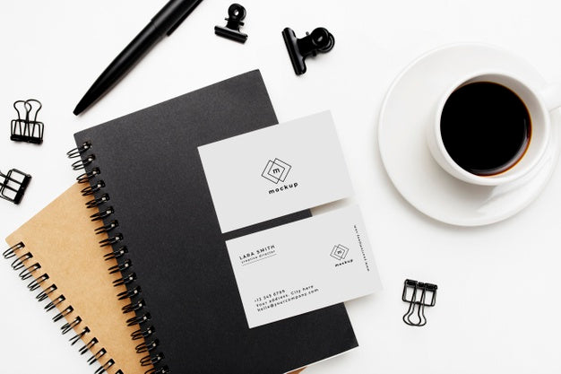 Free Elegant Business Desktop With Visit Card Mockup On White Background Psd