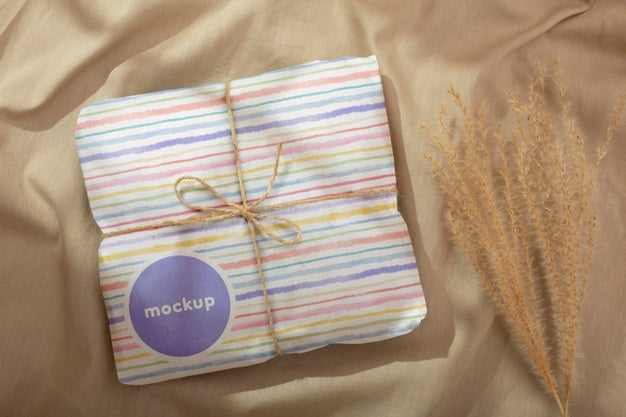 Free Elegant Wrapping Paper Real Context Mockup Psd