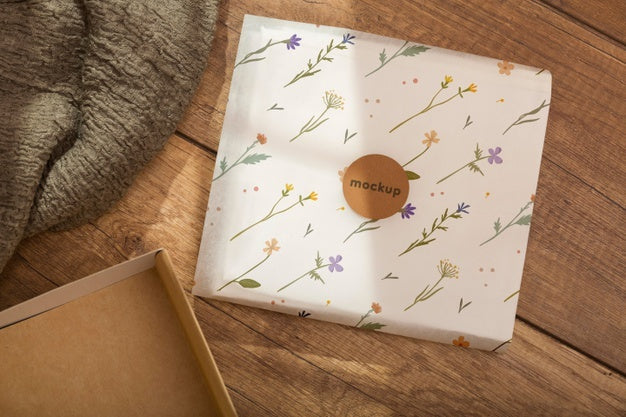 Free Elegant Wrapping Paper Real Context Mockup Psd