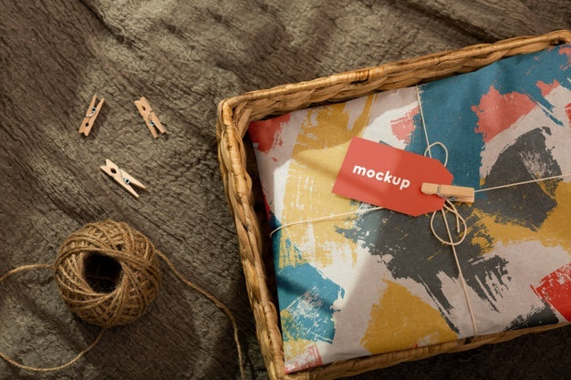 Free Elegant Wrapping Paper Real Context Mockup Psd