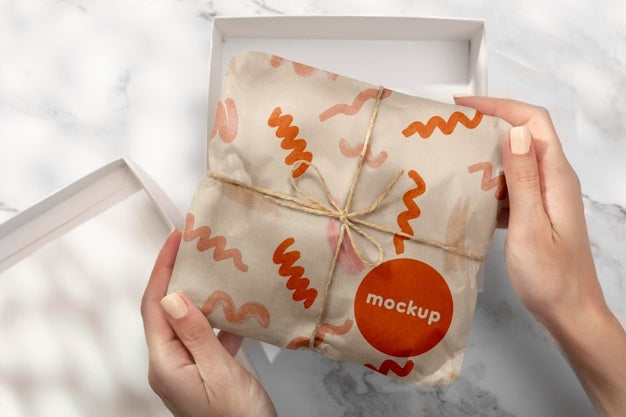 Free Elegant Wrapping Paper Real Context Mockup Psd