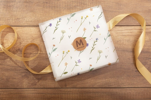 Free Elegant Wrapping Paper Real Context Mockup Psd