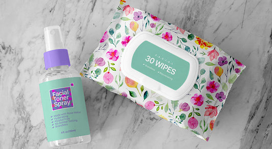 Free Facial Wipes & Toner Spray Bottle Mockup Psd