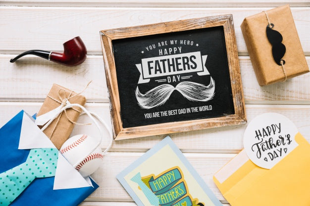 Free Fathers Day Mockup With Slate Psd