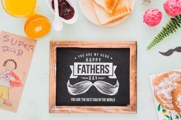 Free Fathers Day Mockup With Slate Psd