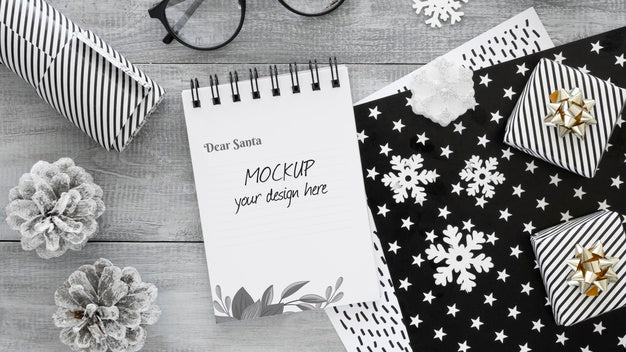 Free Flat Lay Christmas Eve Composition With Notepad Psd