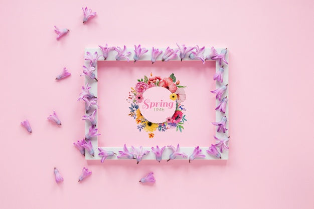 Free Flat Lay Frame Mockup For Spring Psd