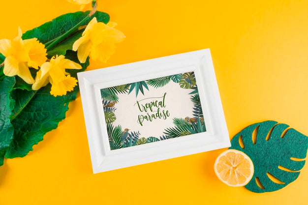 Free Flat Lay Frame Mockup For Summer Concepts Psd