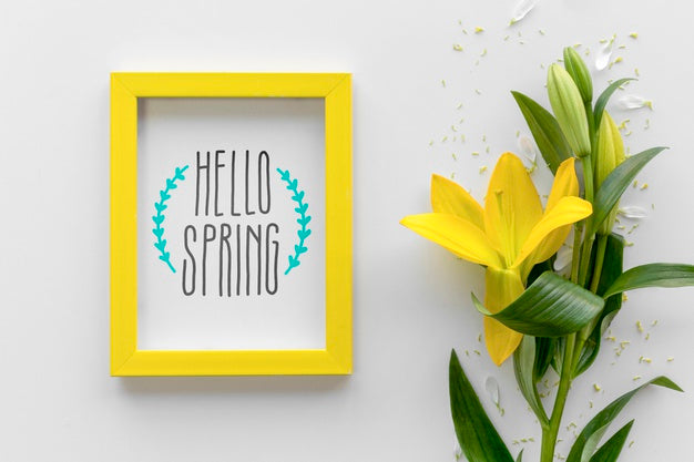 Free Flat Lay Frame Mockup With Spring Flowers Psd