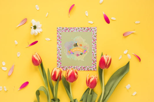 Free Flat Lay Greeting Card Mockup For Spring Psd