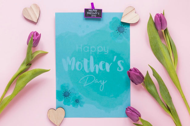 Free Flat Lay Mothers Day Card Mockup Psd