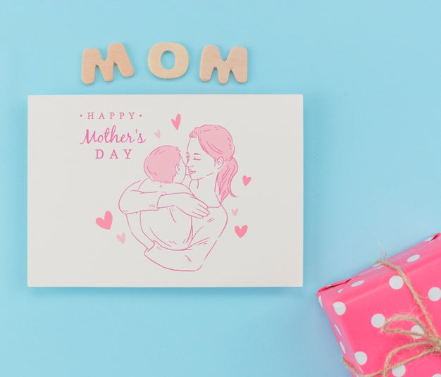 Free Flat Lay Mothers Day Card Mockup Psd