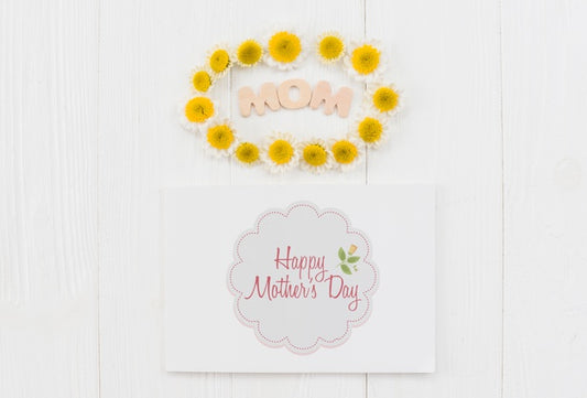 Free Flat Lay Mothers Day Card Mockup Psd