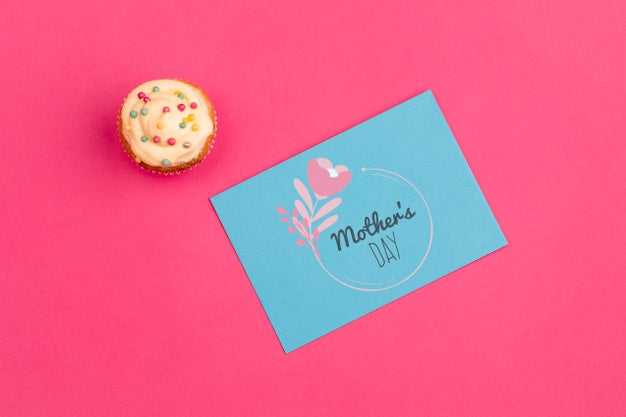 Free Flat Lay Mothers Day Card Mockup Psd