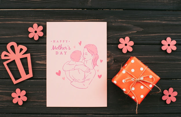 Free Flat Lay Mothers Day Card Mockup Psd