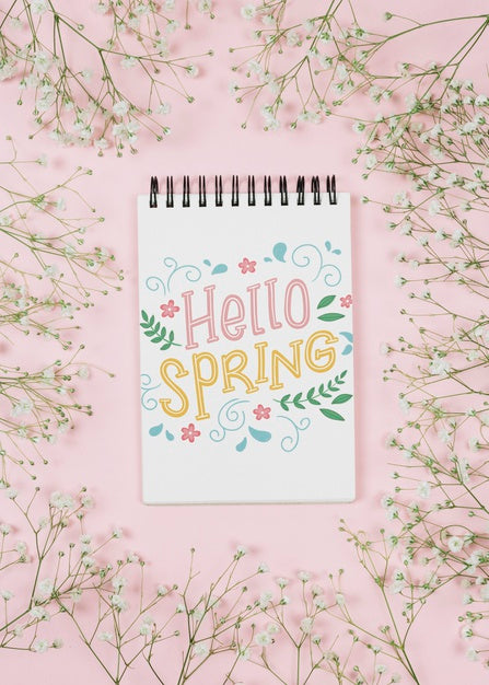 Free Flat Lay Notepad Mockup With Spring Concept Psd