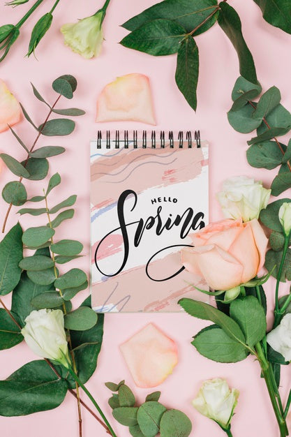 Free Flat Lay Notepad Mockup With Spring Concept Psd