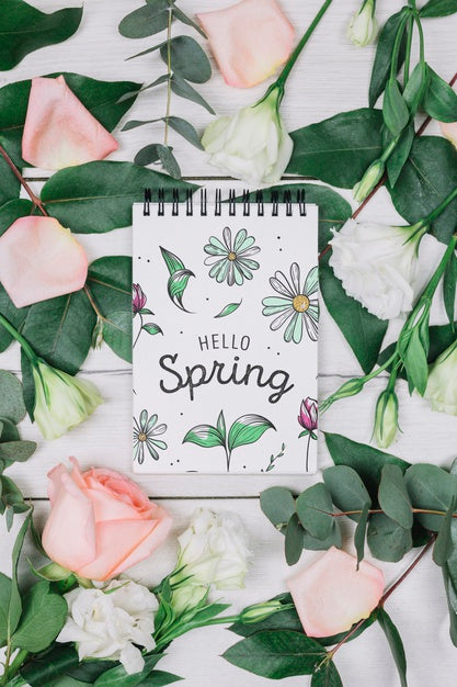 Free Flat Lay Notepad Mockup With Spring Concept Psd