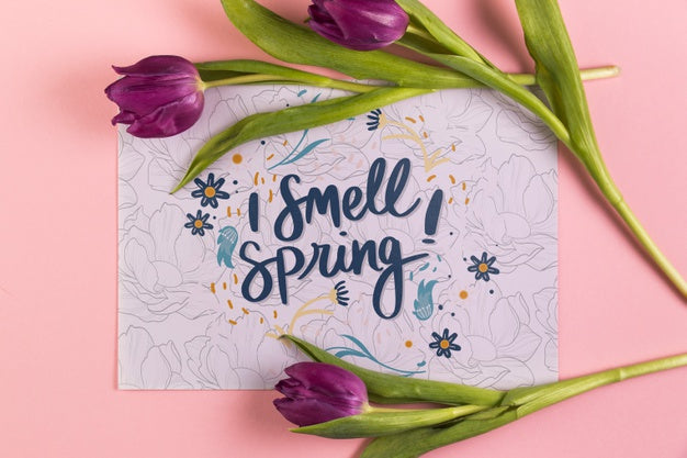 Free Flat Lay Paper Card Mockup With Spring Concept Psd