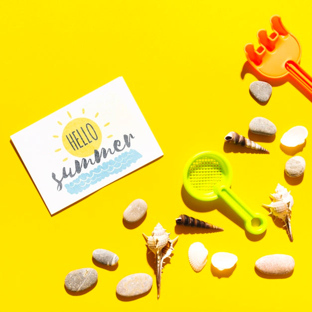 Free Flat Lay Paper Card Mockup With Summer Elements Psd