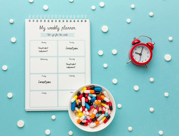 Free Flat Lay Pills And Notebook Arrangement Psd