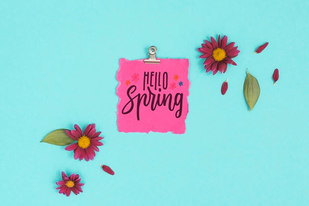 Free Flat Lay Spring Mockup With Greeting Card Psd