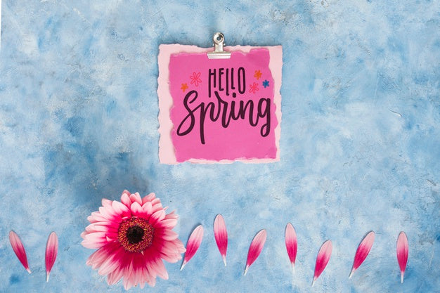 Free Flat Lay Spring Mockup With Greeting Card Psd